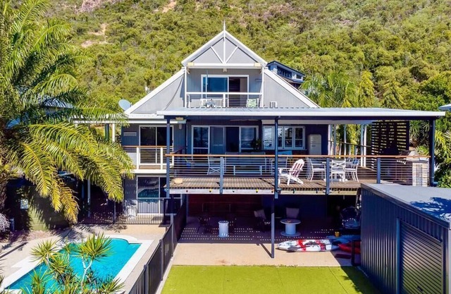 Hamptons at Hydeaway - Beachfront Home