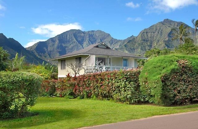 Hanalei Hideaway, walk to picturesque Hanalei Bay!