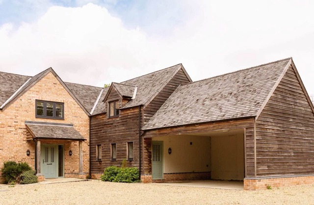 Hanbury Country House - Hot Tub Package Available