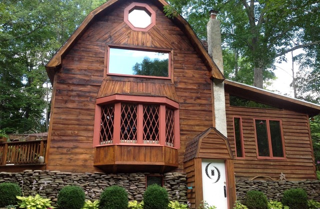 Handcrafted Elegance Close to PHOENICIA