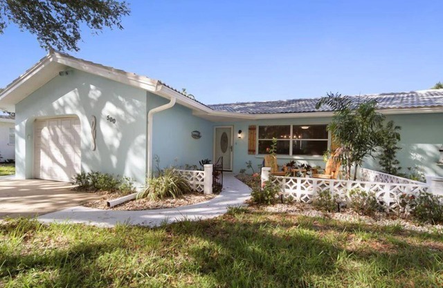 Harbor Drive - Venice Island pool home