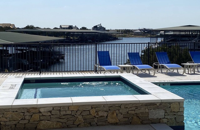 Harborview FIRST FLOOR Condo w/resort amenities easy poolside access w/views!