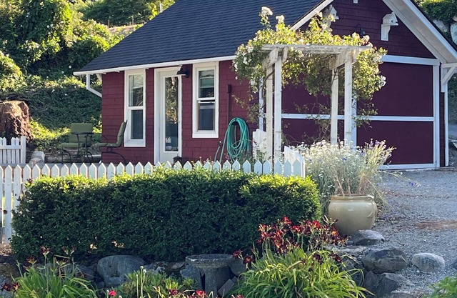 Harborview Haven on Vashon Island located in historic Burton neighborhood