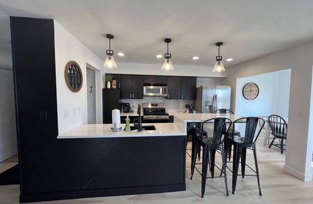 Harborview on the water - sleeps 20!