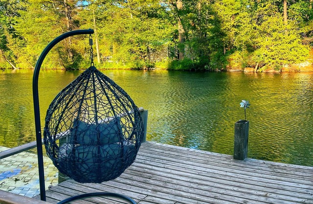 Harmonious Cottage by the river