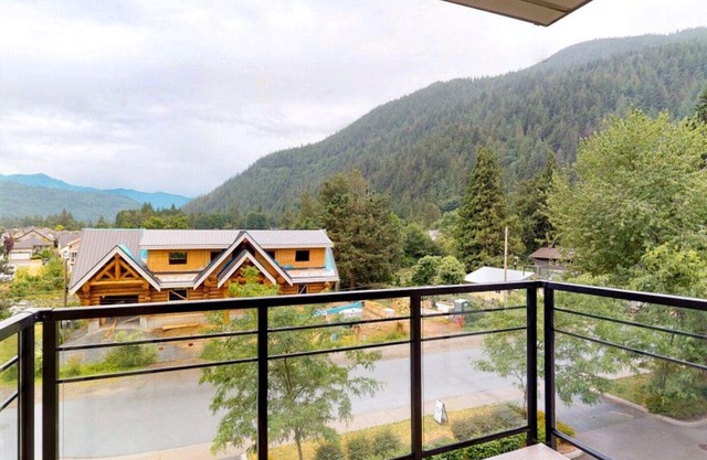 Harrison Lake View Suites - Two Bedroom Grand Suite 9