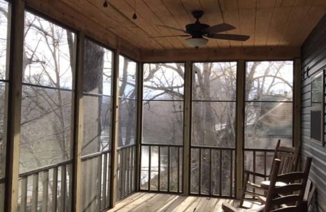 Harvey’s Hideaway Riverfront Cabin