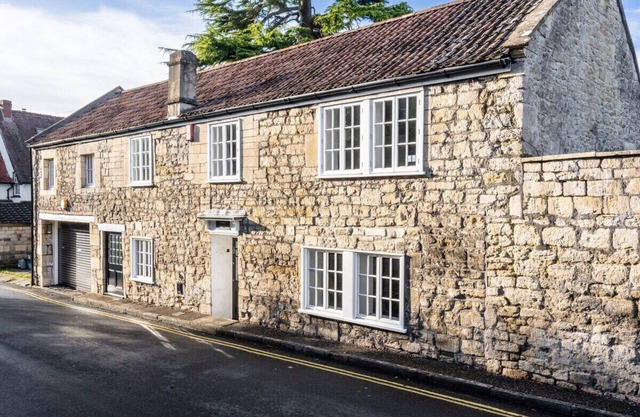 Hatfield Cottage, Bath - period, 3-bed cottage