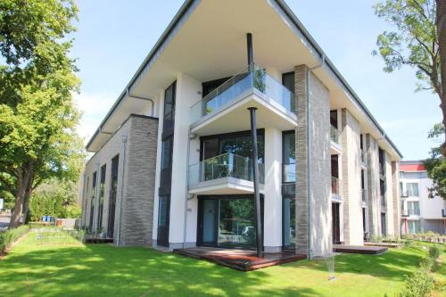 Haus Hafenkieker FeWo 08 - Balkon, Hafenblick