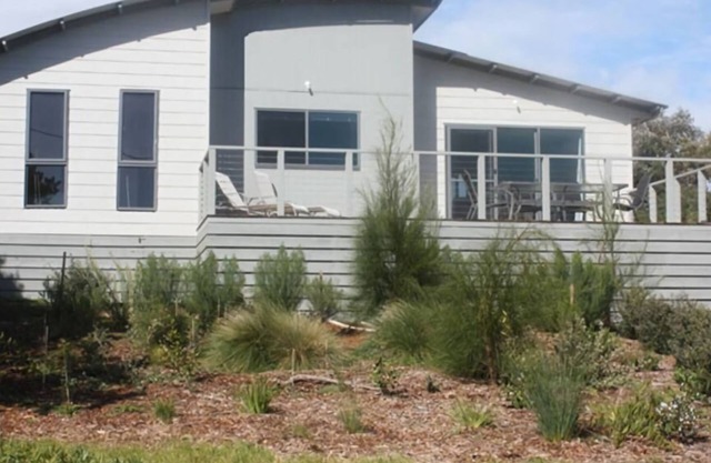 Haven at the Bay - so close to town!