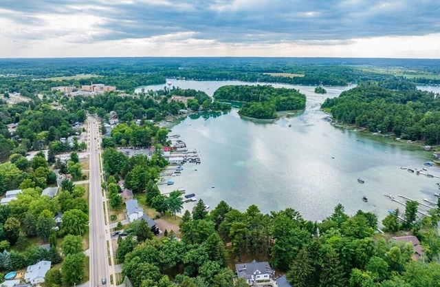 Haven at the Harbor - Chain of Lakes!
