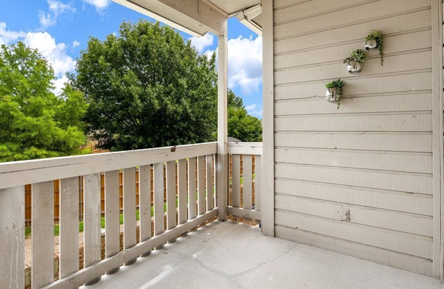 Haven for Travel Nurses & Digital Nomads: Ideal Medium-Term Rental Retreat!
