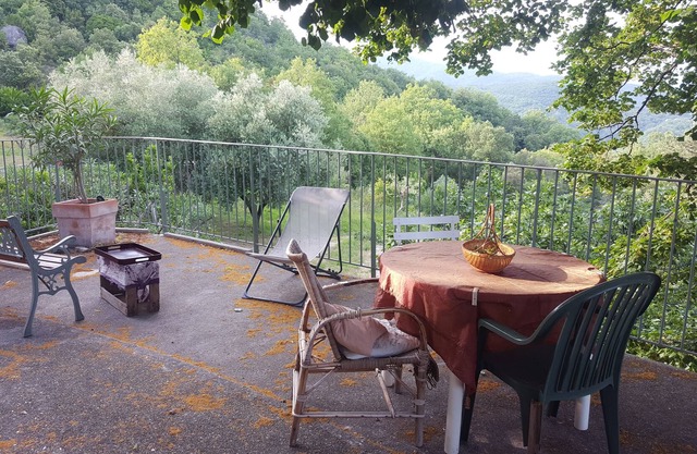 Haven of peace in the heart of nature in a Cévennes family home