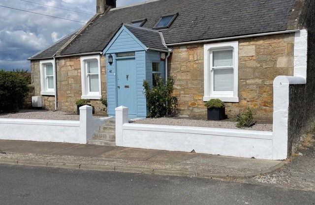 Hawthorn Cottage - cosy cottage in Pittenweem with a lovely large garden