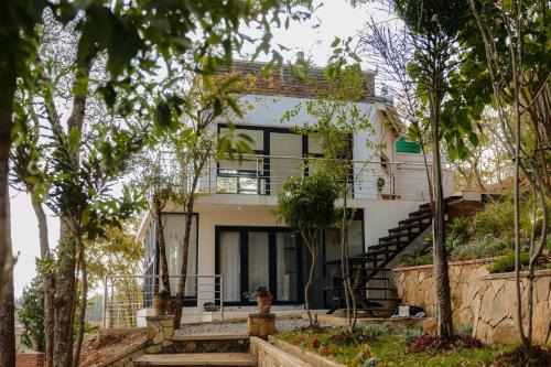 Hayhill Treetop Escape
