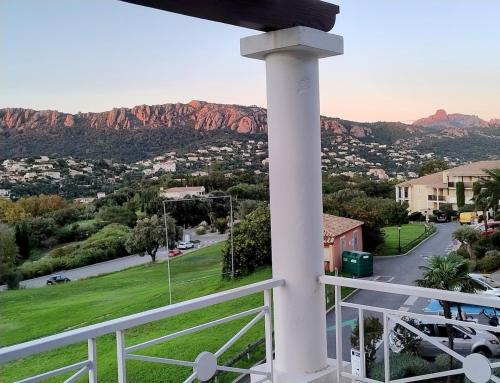 Heart of Holiday Village, near beach, WIFI, Parking