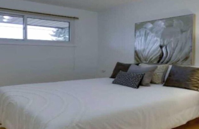 Heart of the city/comfortable stay for short and long term