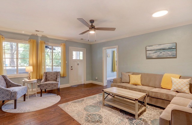 Heated Pool Access, Walk to beach and the park!