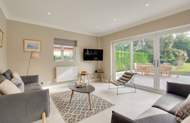 Heatherdale - Three Bedroom House, Sleeps 6