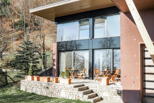 Hedona Vineyard Apartments