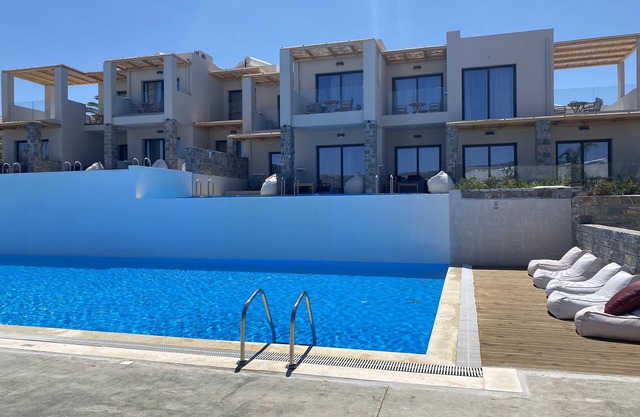 Helios Beach Hotel & Bungalows