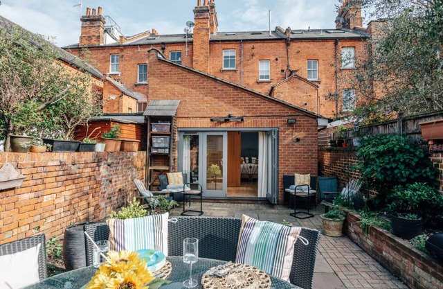Henley Gardens - From 200 Per Night