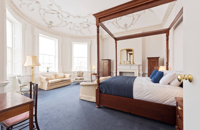 Henrietta Suites City Centre