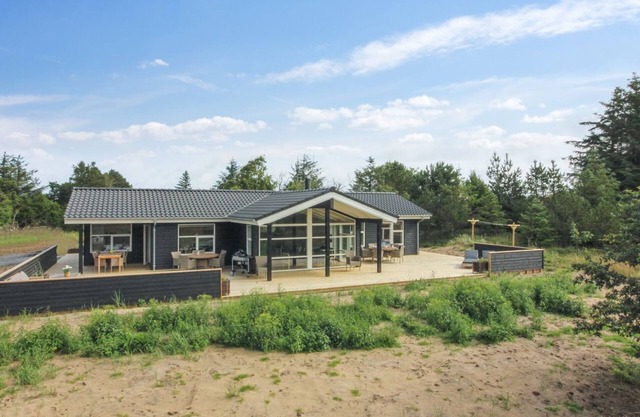 "Heriest" - 1.2km from the sea by Interhome