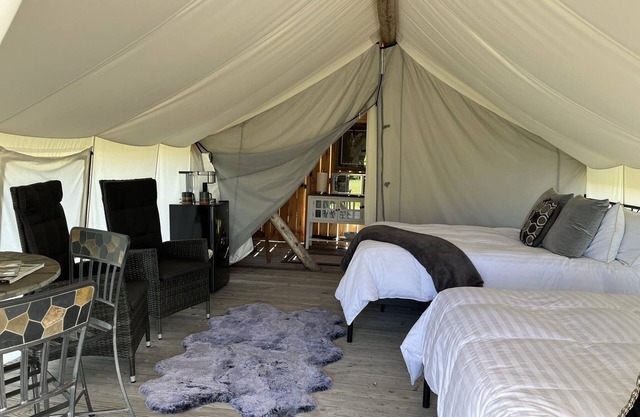 Heritage Ranch 'Big Sky' Glamping Tent (11)