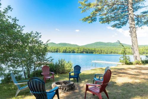 Hermit Lake Escape Family Fun - Beachfront BBQ