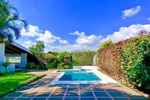 Hermosa Habitación privada en la Sabana, San Jose