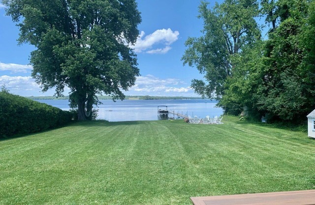 Heros Hideaway, private 1acre flat grassy yard, majestic sunsets