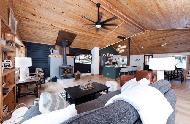 Hesperus Mountain Chalet | Mtn Views, Fireplace, Yard, AC -15 Mi to Durango