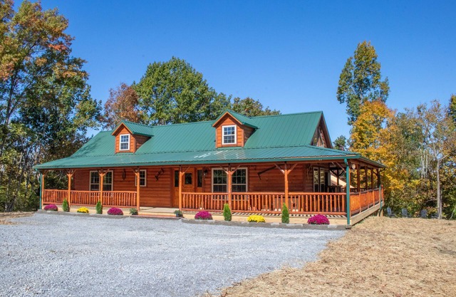 Hickory Ridge Cabin | 3 Bed, 2 Bath
