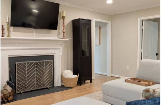 Hidden Haven near DC: 4Bed, 4Bath, Gym, Garage, All Private Parking & Amenities
