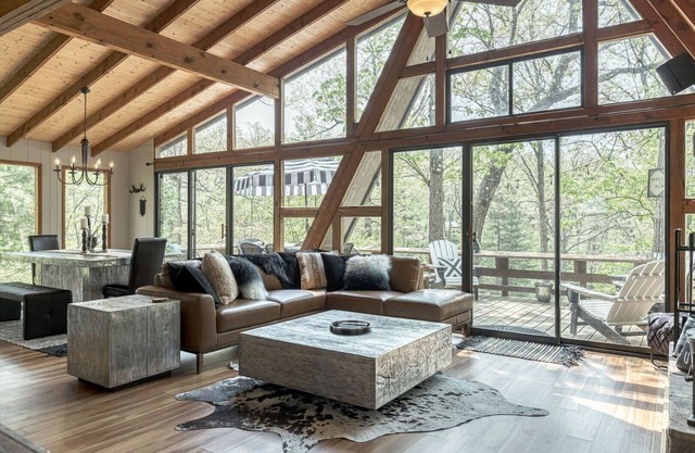 Hideaway Lake Chalet