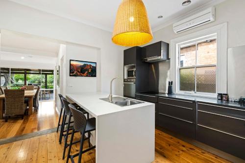 Hideaway on Edward - Walk to Town