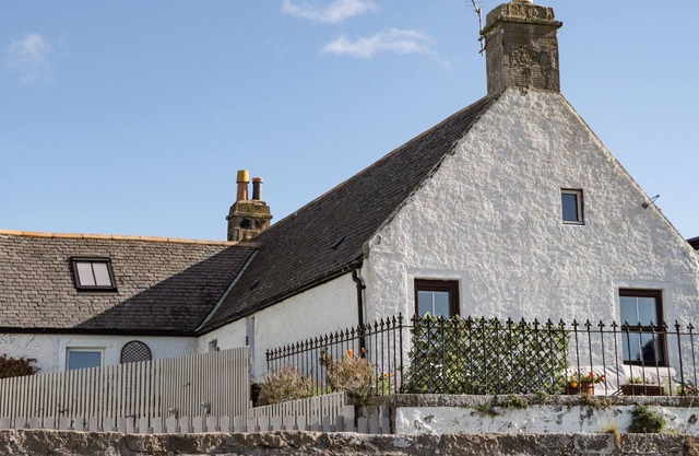 HIGH BEACH, family friendly, character holiday cottage in Findhorn