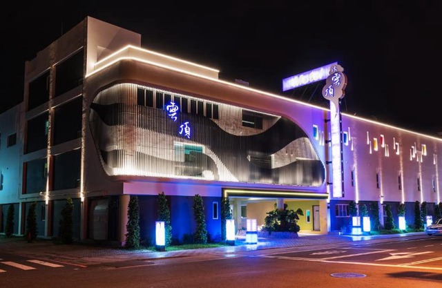High Cloud Motel