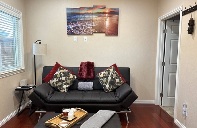 High end 1BR/1BA Attached House in the Heart of Silicon Valley, Non-Smokers only