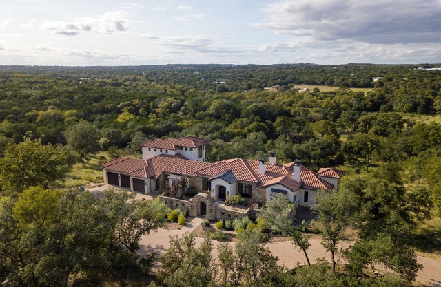 High-end Home on 33 Acres to Roam, Short Drive to Downtown.
