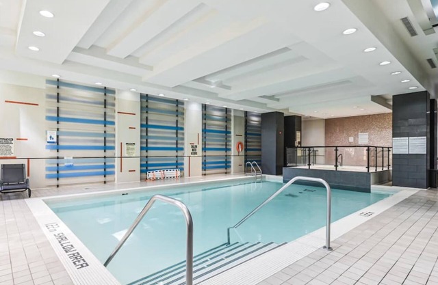 High Rise Condo Downtown Mississauga