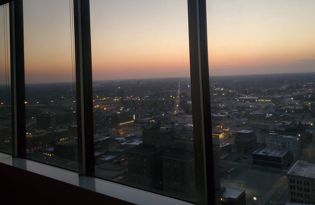 High-Rise Loft with Amazing City View