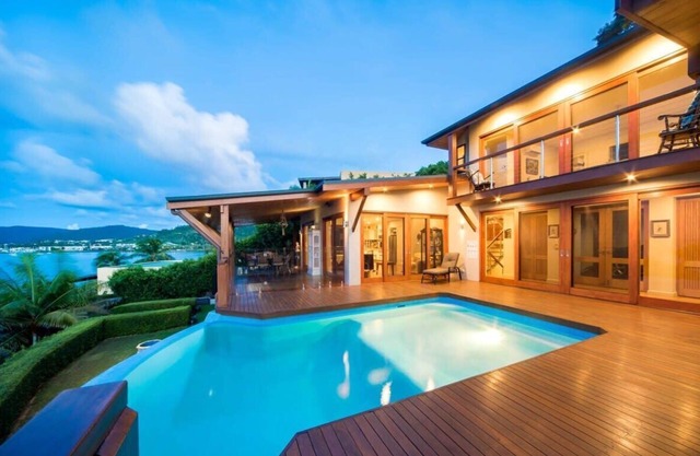 "High Tide" - Whitsundays Beachfront Accommodation