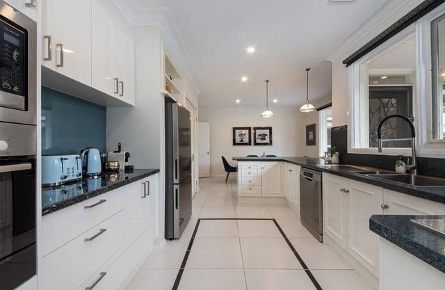 High Vista in Mount Eliza with Pool