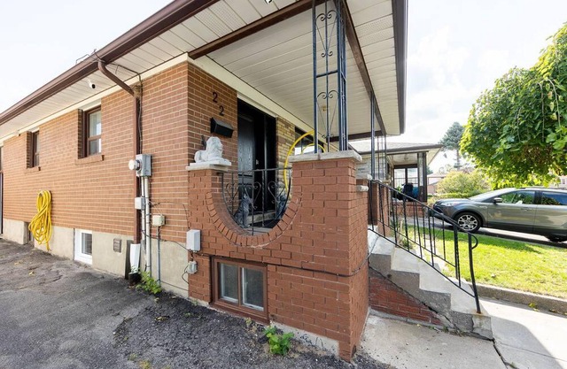 Highend Renovated Suite Fast Internet, Free Parking