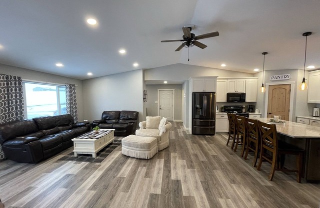 "Highlander" House 4 Bedroom, 3 Bath- Ackerman Valley