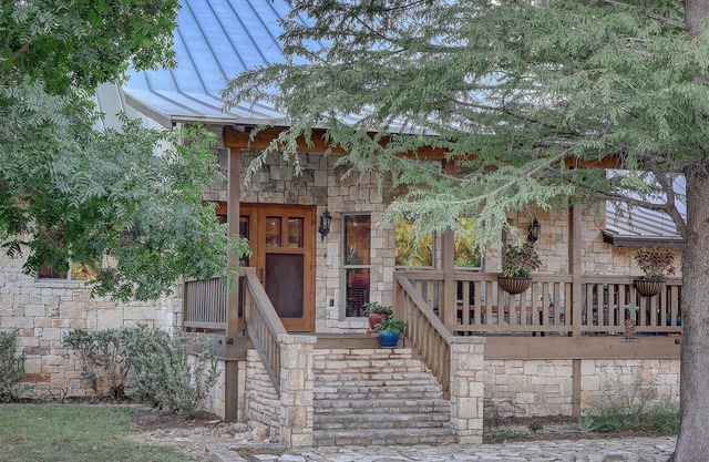 HILL COUNTRY OASIS W/ HOT TUB & FIREPLACE BOOK NOW FOR OCT 23/APRIL 24 ECLIPSES