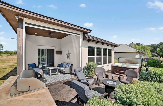 Hill Country Retreat | Hot Tub + Game Room