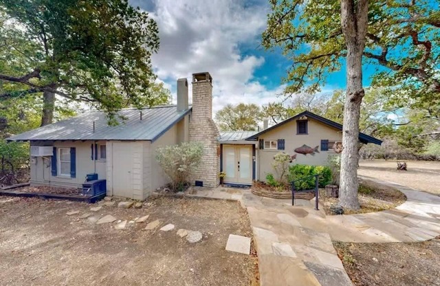 Hill Country Retreat - 2 bedroom/2 bath